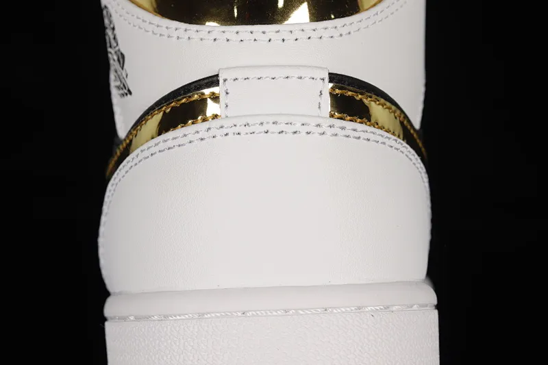 All categories Air Jordan Jordan series basketball shoes Air Jordan 1 Mid Air Jordan 1 Mid AJ1 Joe 1 Platinum Panda mid-top basketball shoes 554724-190